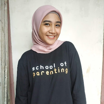 Profile photo of Putri Oktaviani