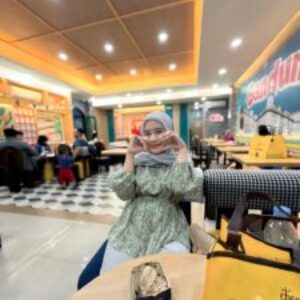 Profile photo of Diah Retno Arumwati