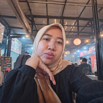 Profile photo of Siti RobiatulHasanah